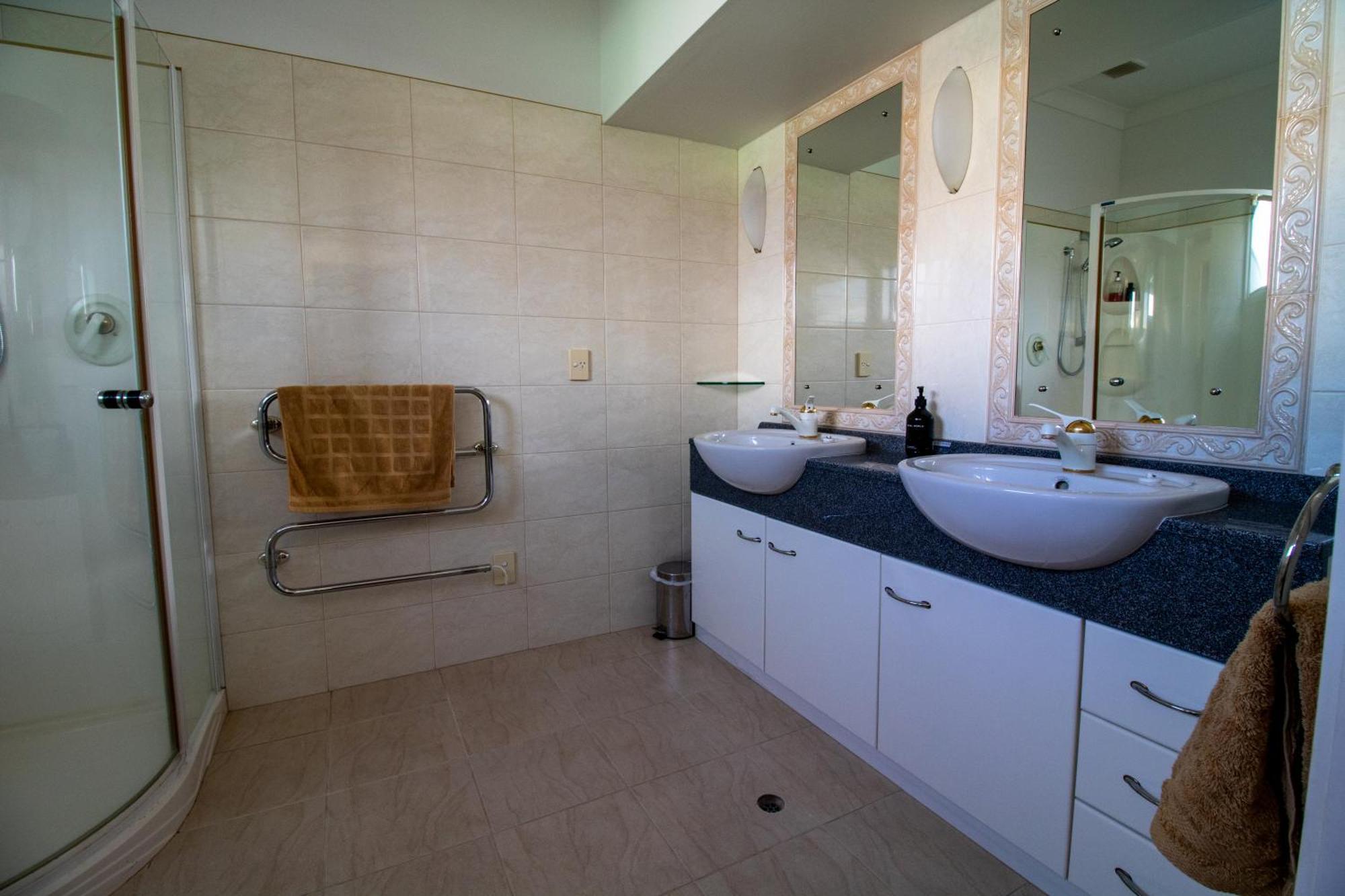 Large Luxury Apartment Located Right In Town Tauposjön Exteriör bild